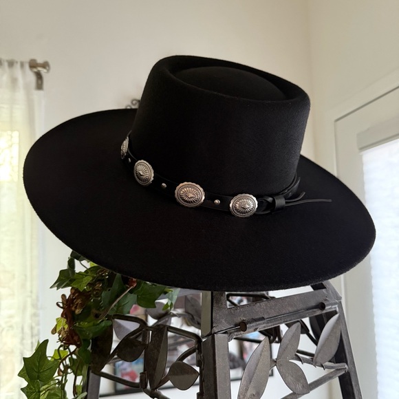 San Diego Hat Company Black Hat with Silver Details - Picture 2 of 9